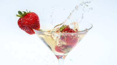 Champagne with strawberries