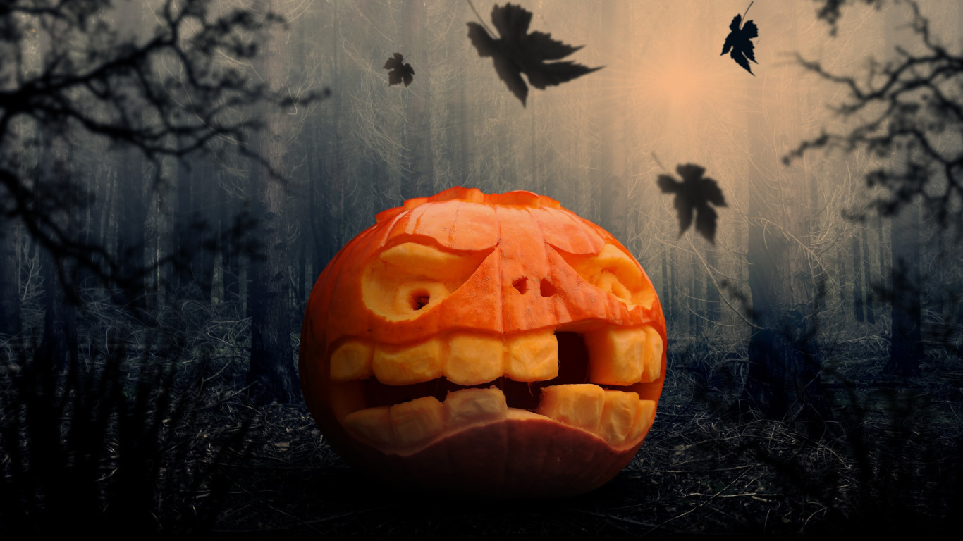 Halloween pumpkin wallpaper 1366x768