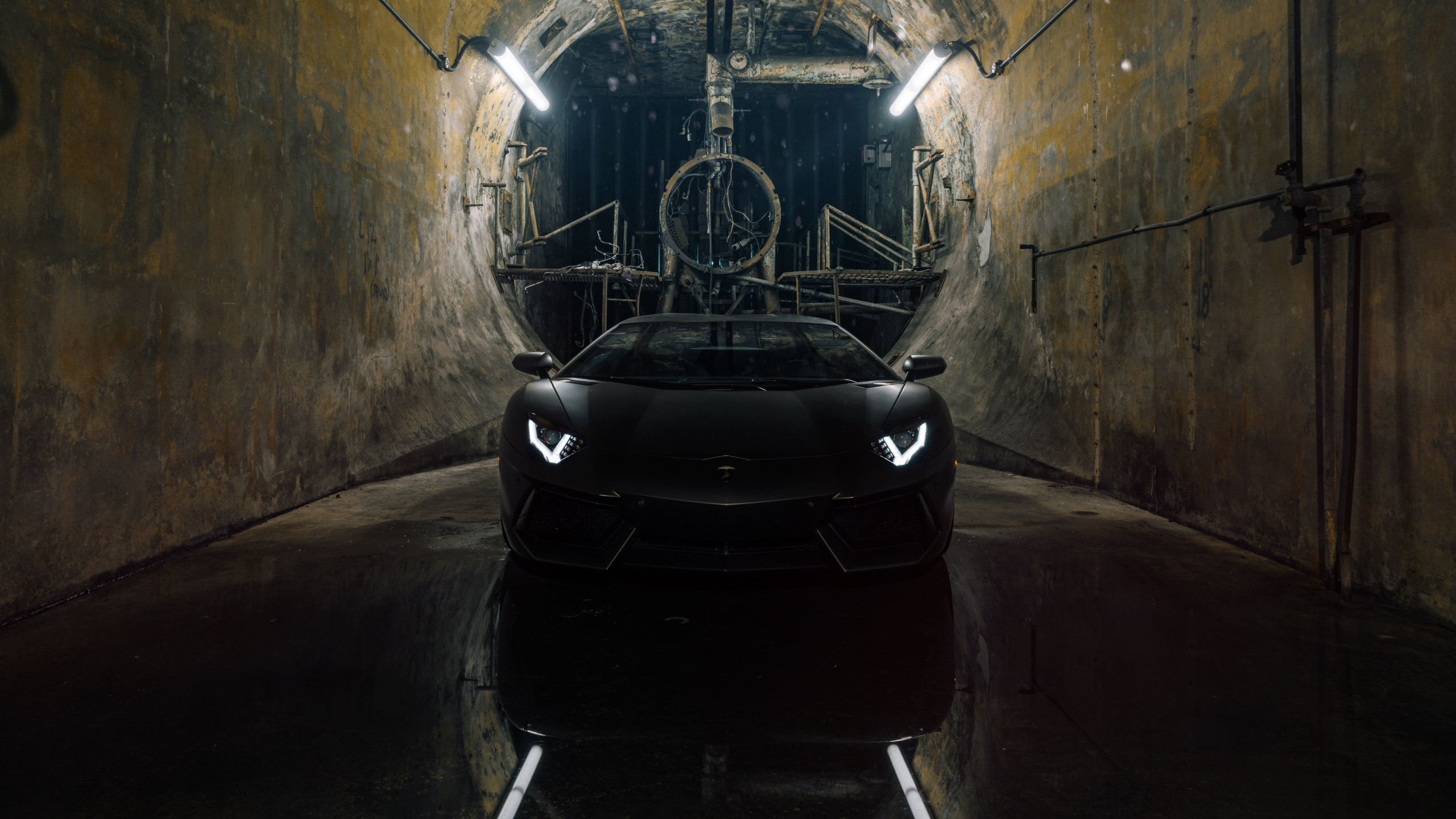 Lamborghini Aventador wallpaper 2560x1440