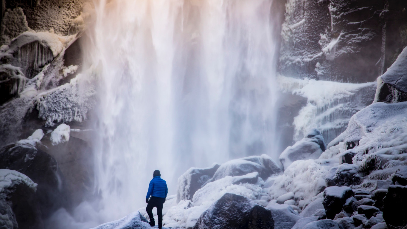 Frozen waterfall in Yosemite Valley wallpaper 1366x768