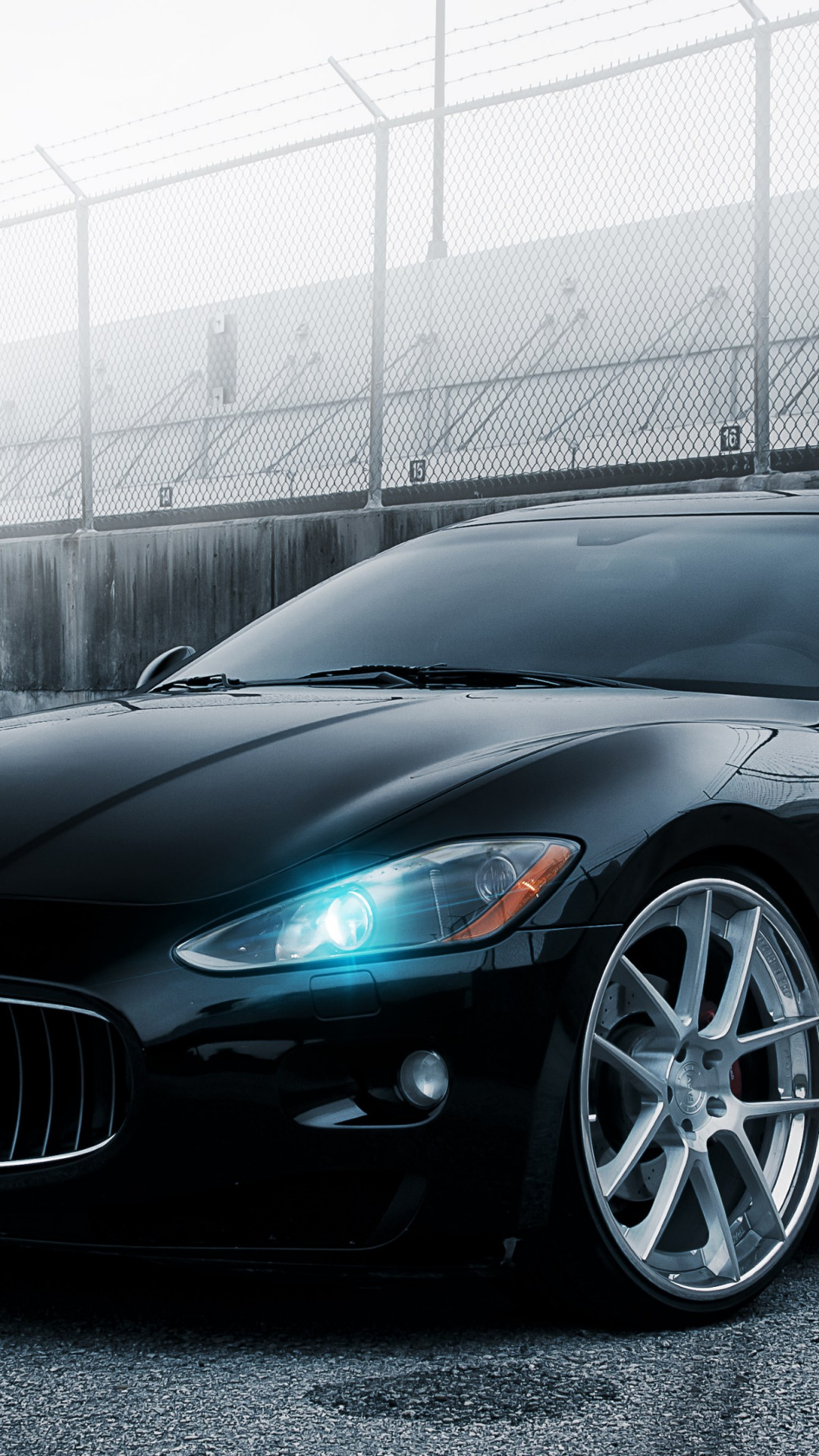 Maserati GT wallpaper 1080x1920