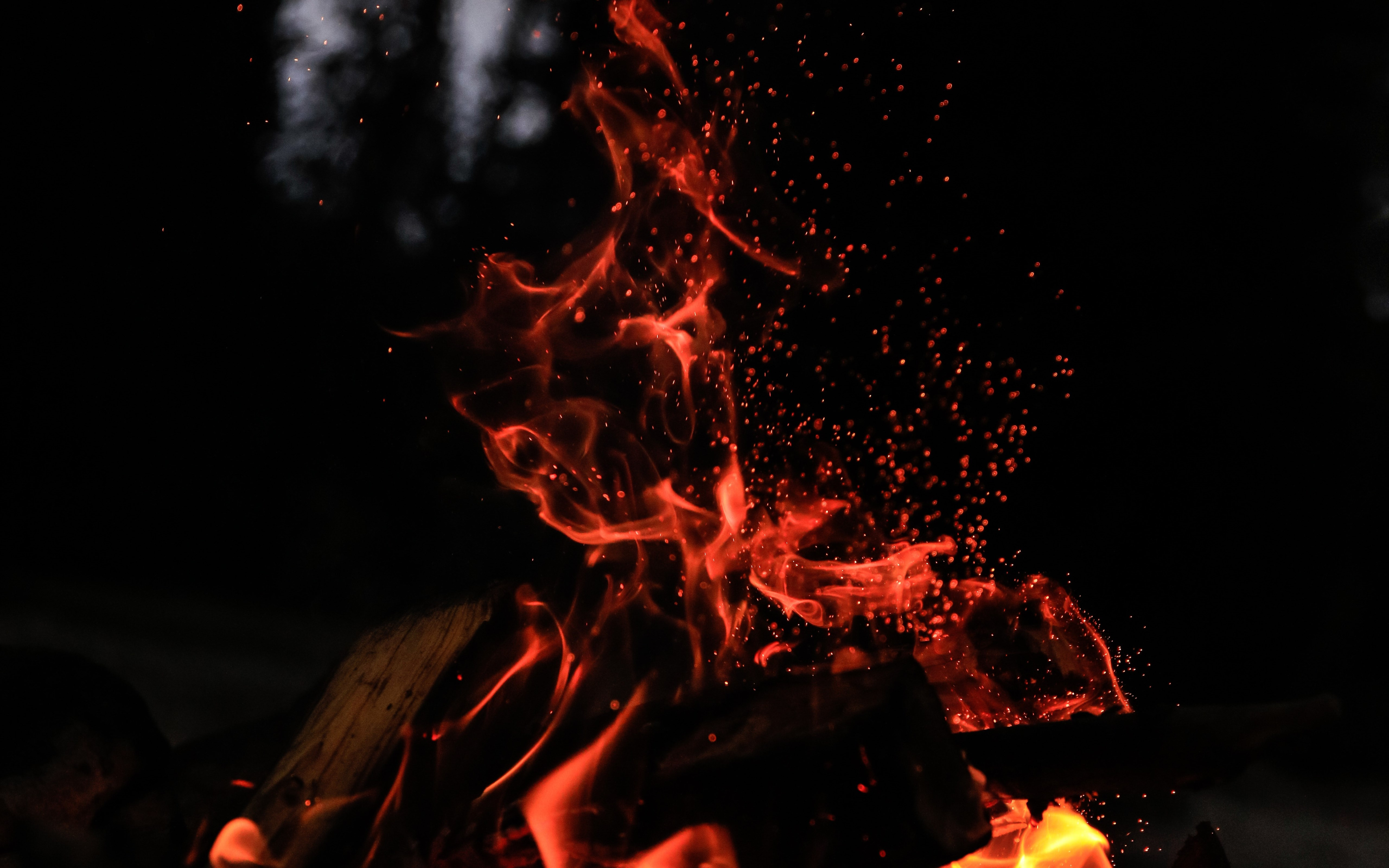 Fire in the cold night wallpaper 5120x3200