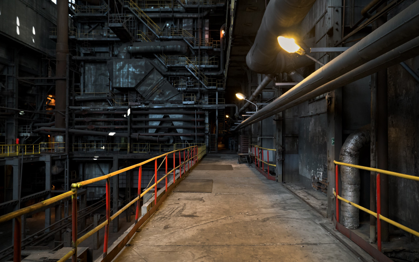 The inside of a power station wallpaper 1440x900