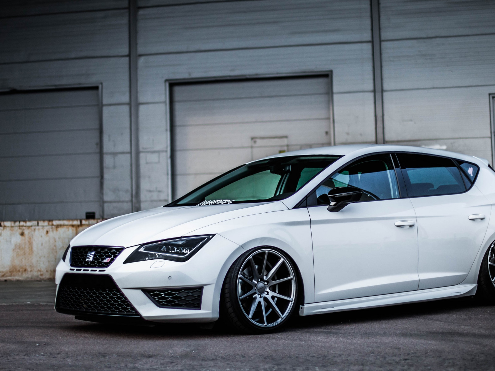 Download wallpaper: Seat Leon 1280x960