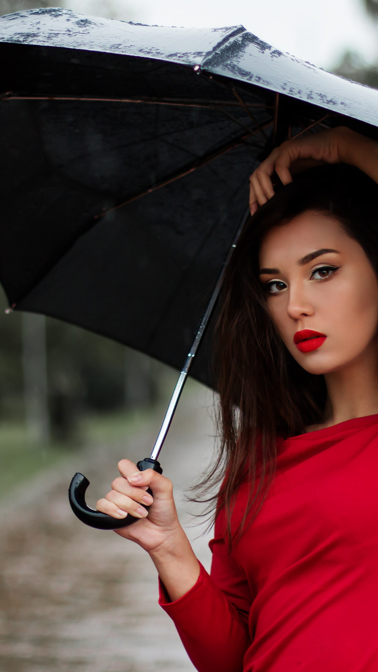 Beauitful girl in a rainy day wallpaper 1242x2208