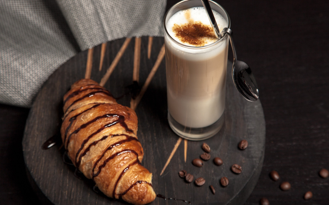 Cappuccino and chocolate croissant wallpaper 1280x800