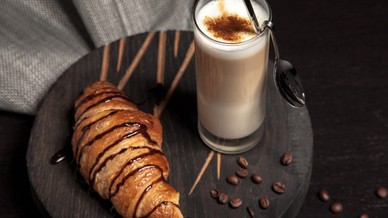 Cappuccino and chocolate croissant wallpaper 1600x900
