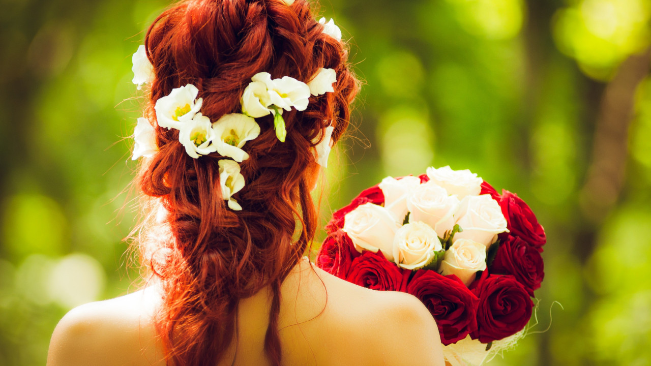 Bride and wedding flowers wallpaper 1280x720