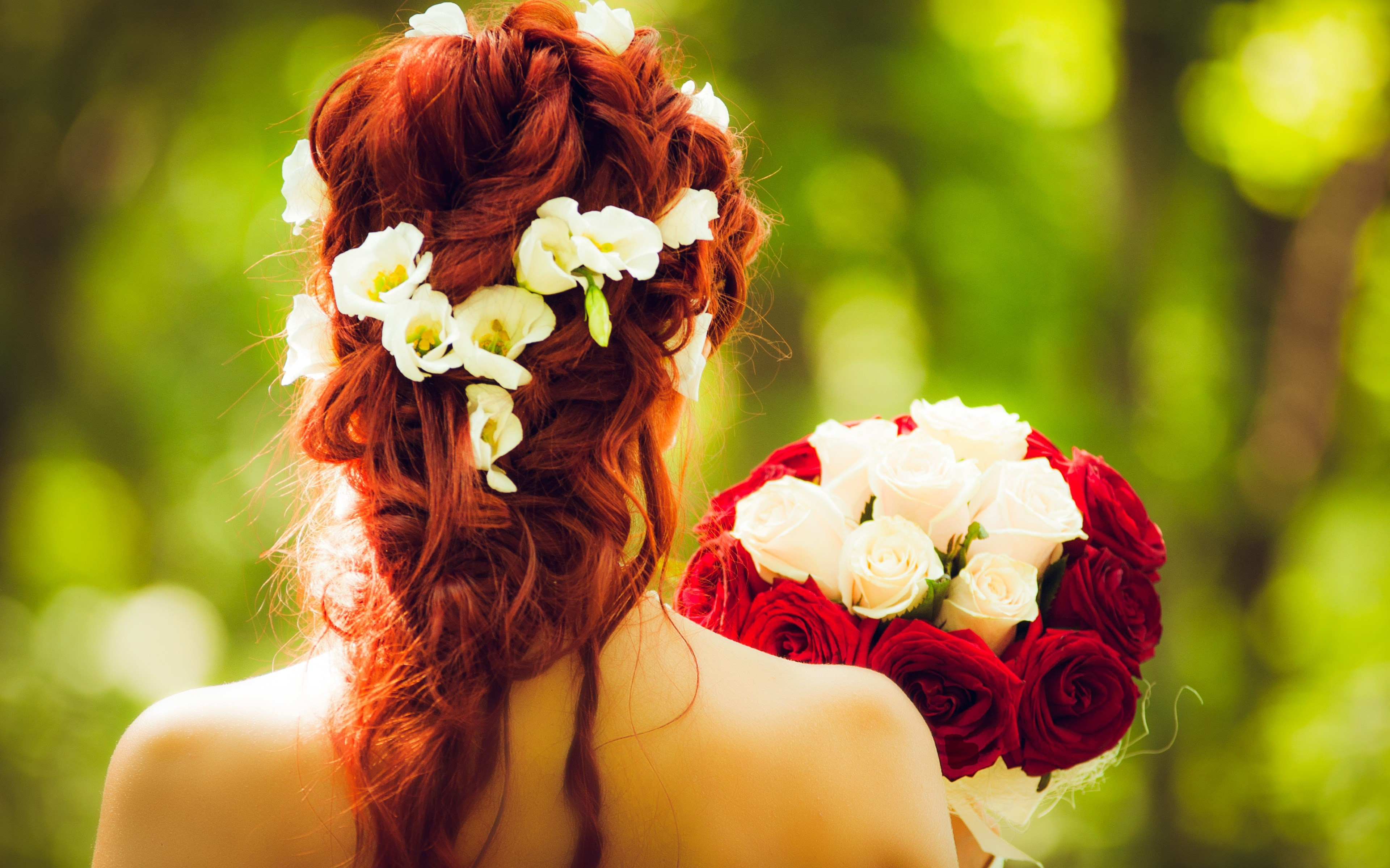 Bride and wedding flowers wallpaper 3840x2400