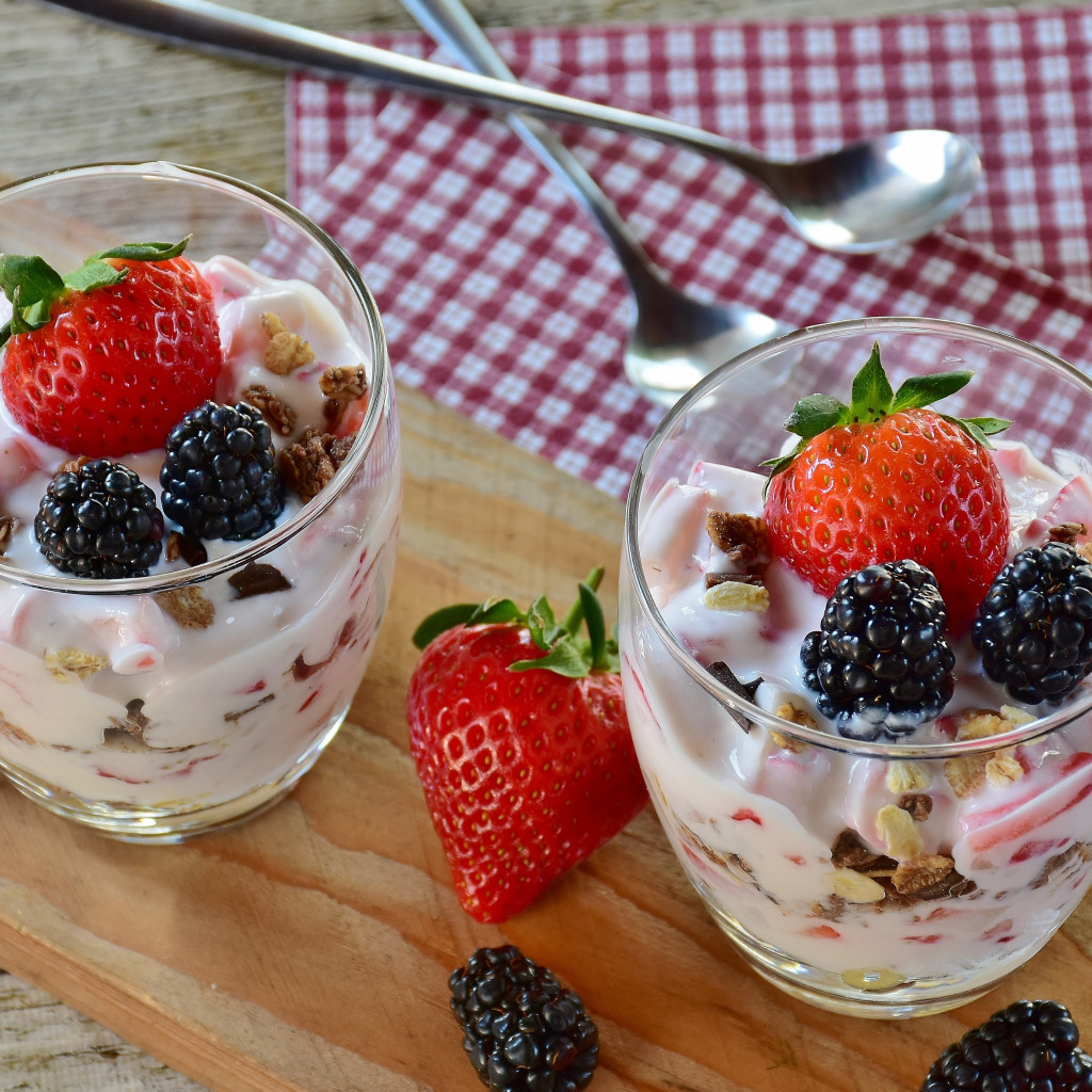 Yogurt with Strawberries and Blackberries wallpaper 1024x1024