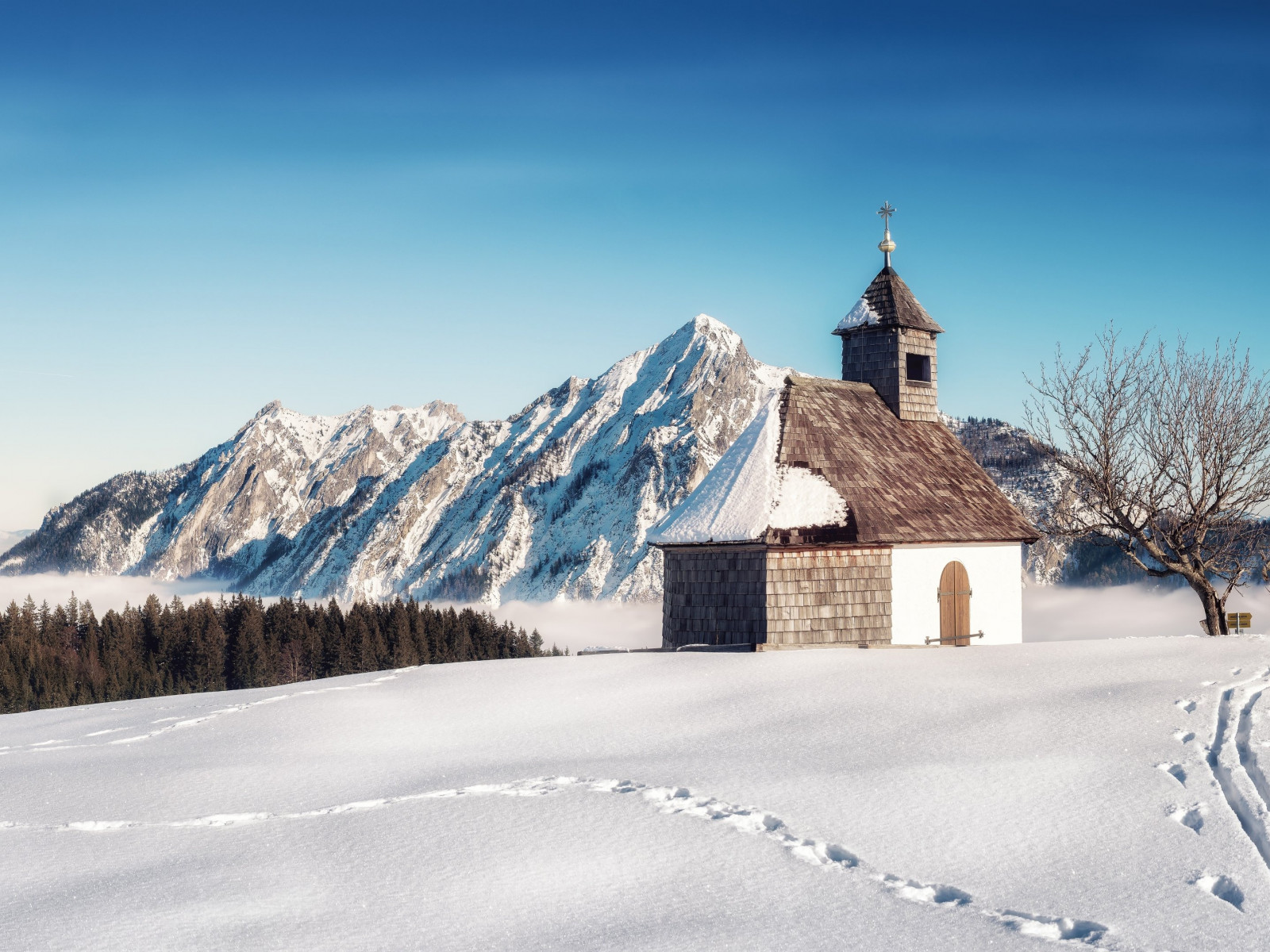 Alpine Winter landscape from Strobl, Austria wallpaper 1600x1200