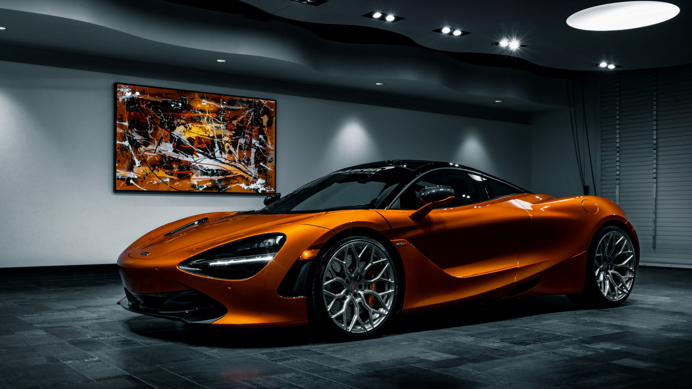 McLaren 720S wallpaper 1366x768
