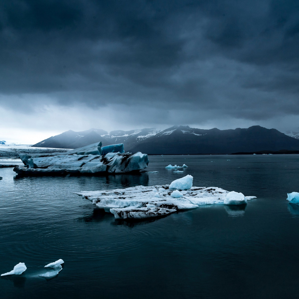 Icebergs, ocean in Iceland wallpaper 1024x1024