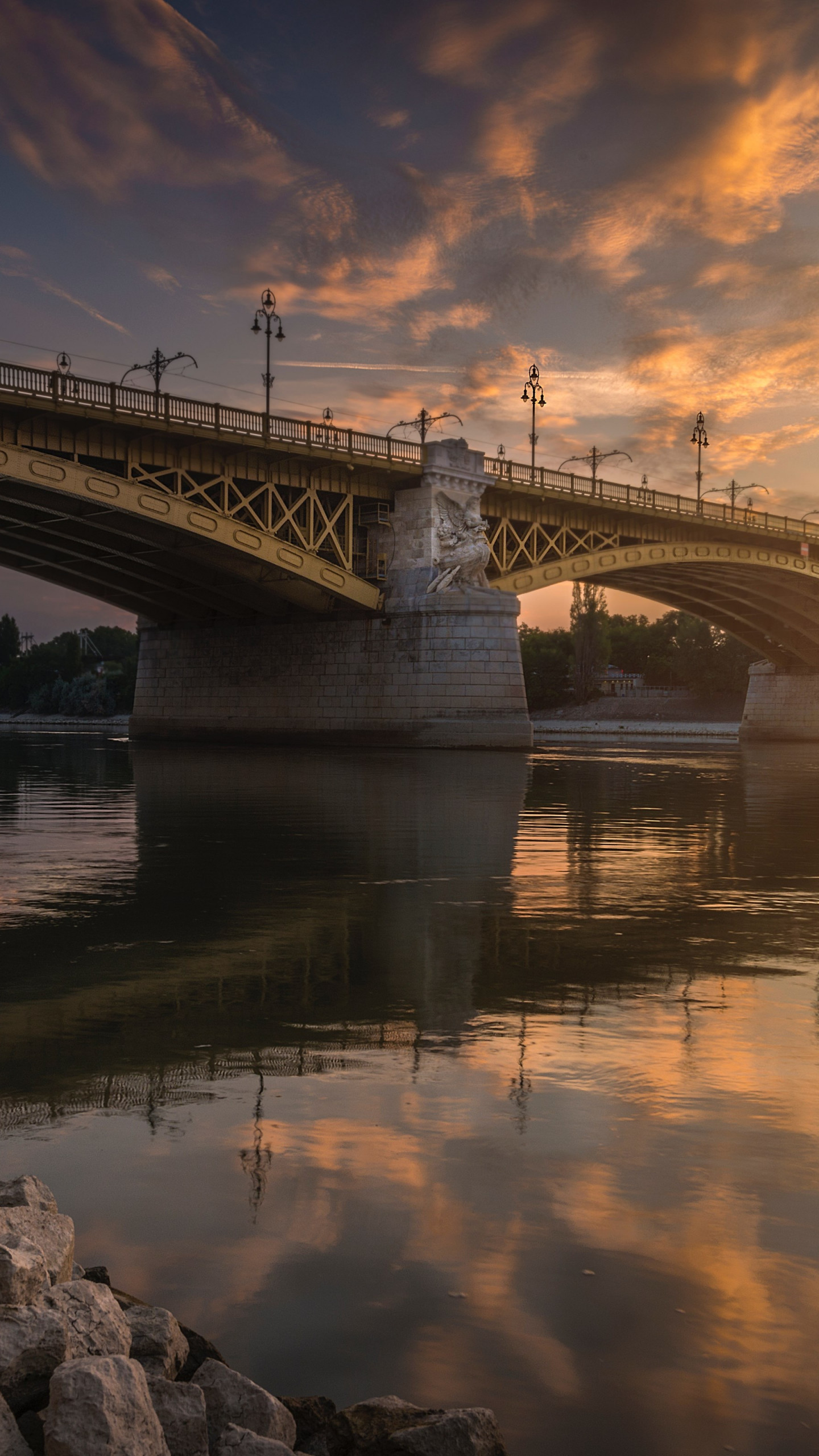 Margaret Bridge over Danube river wallpaper 1440x2560