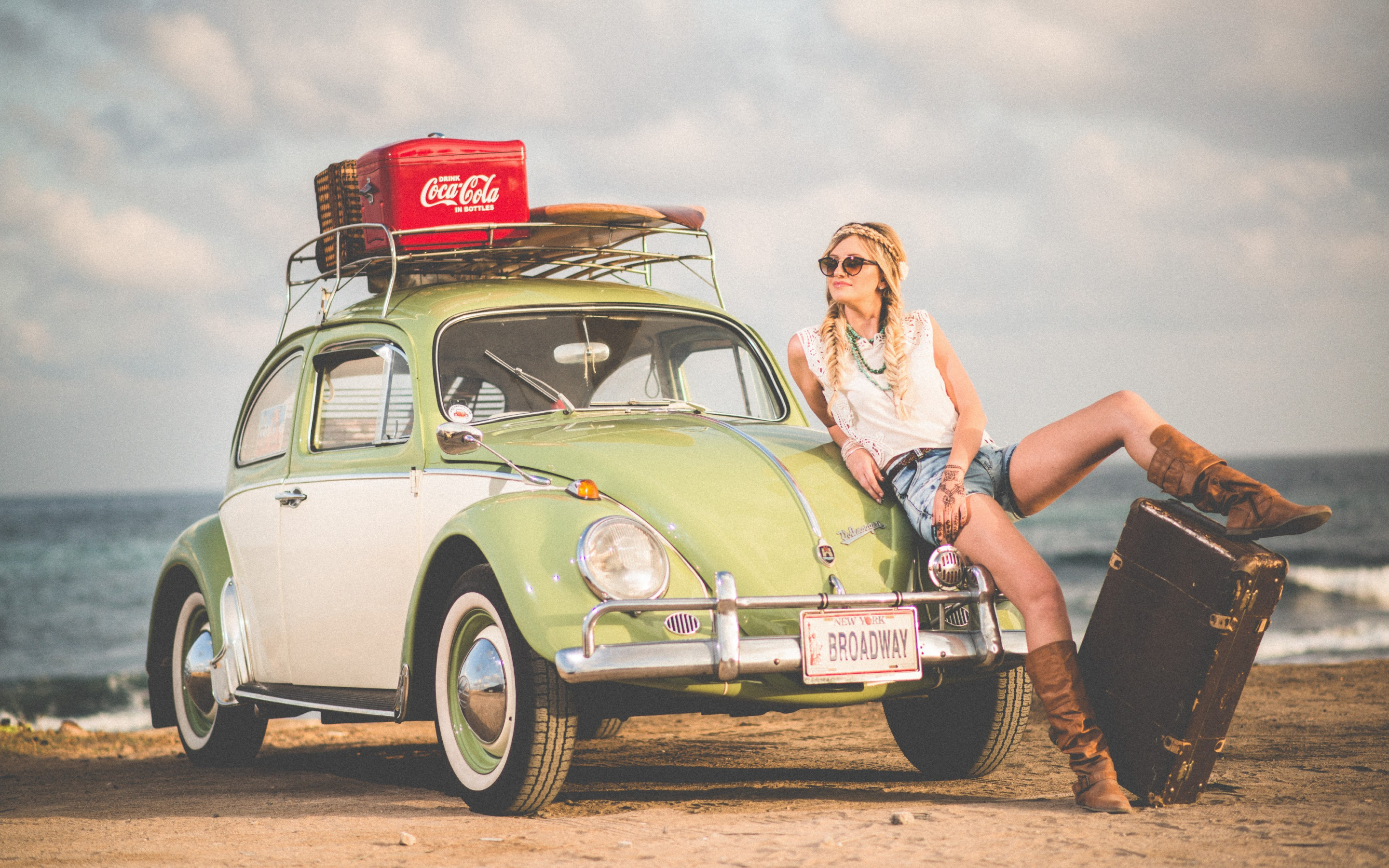 VW Beetle, blonde girl, model, travel wallpaper 2880x1800