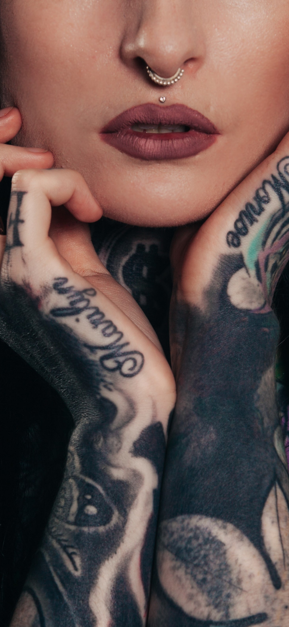 Body Art. Tattoos wallpaper 1125x2436