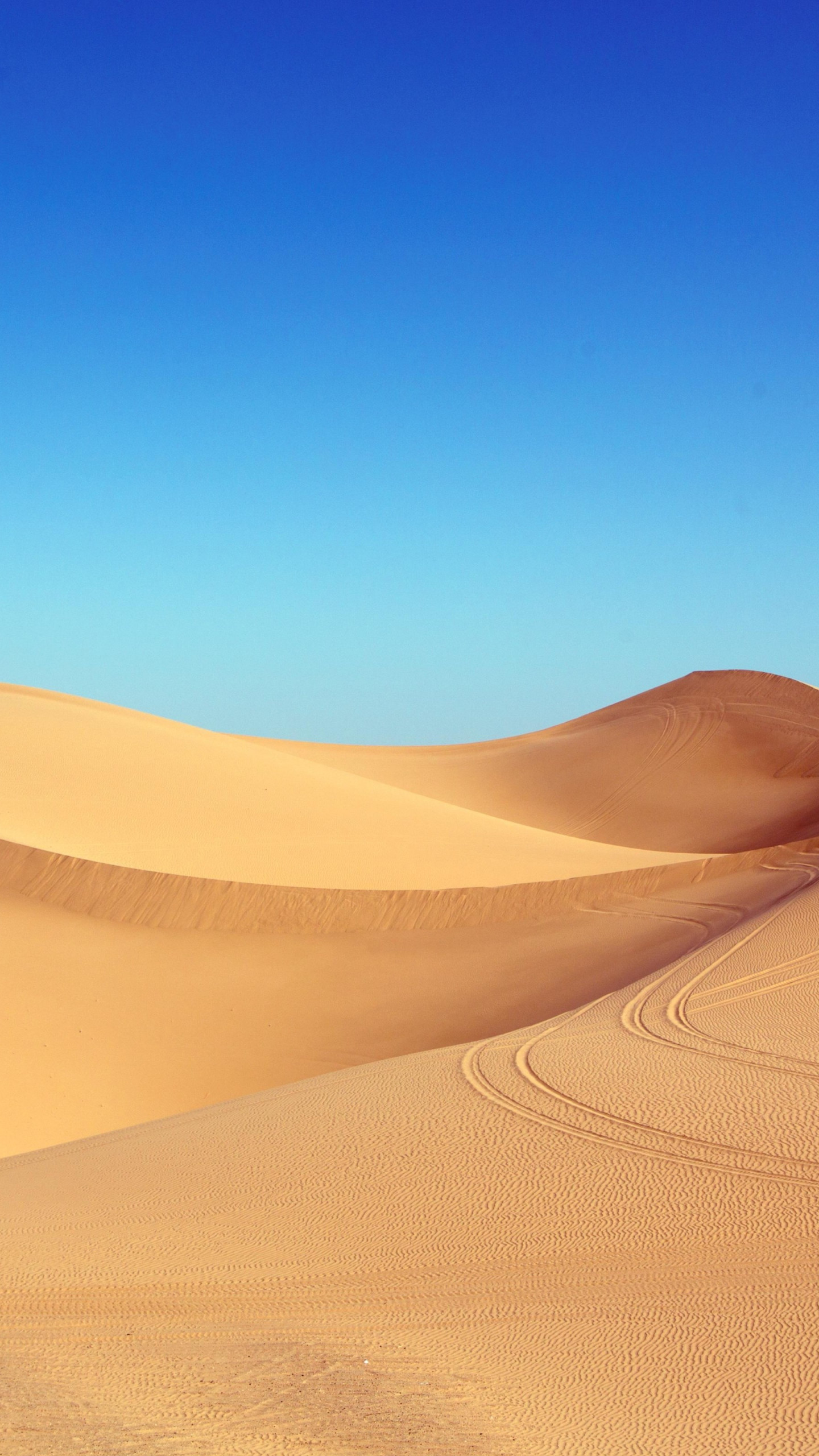 Blue sky and desert dunes wallpaper 1440x2560