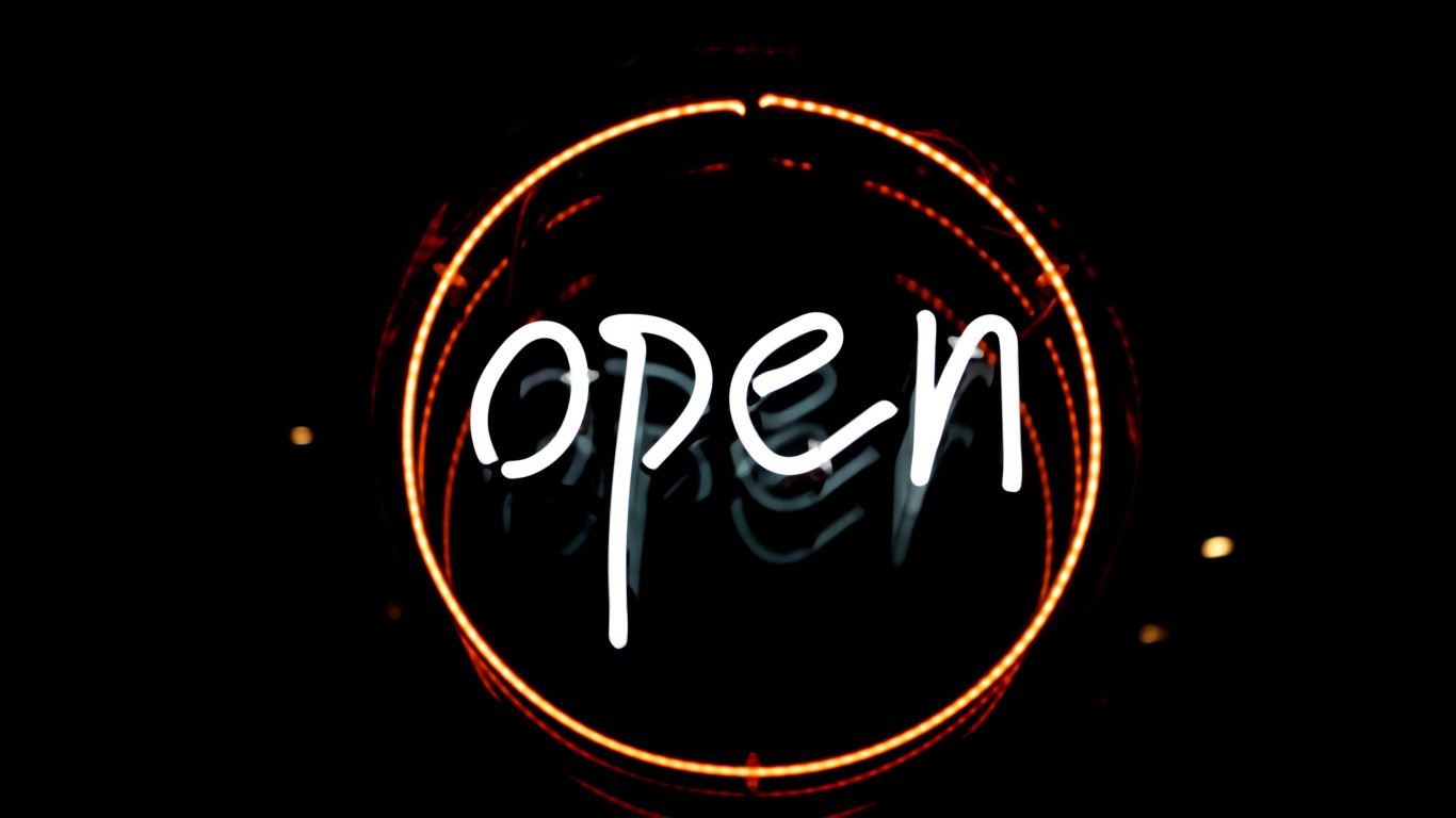 Open logo in light wallpaper 1366x768