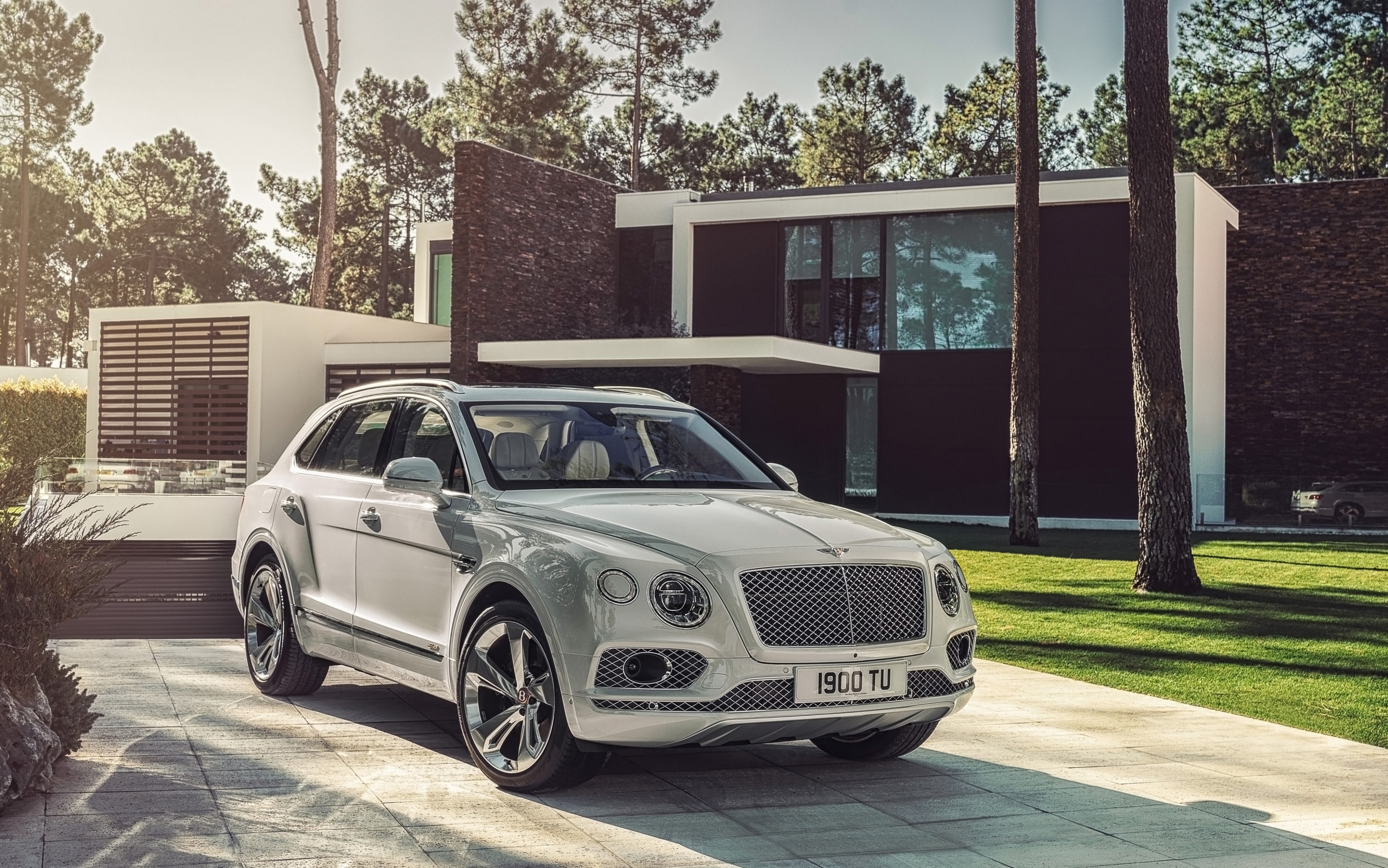 Bentley Bentayga Hybrid 2018 wallpaper 2560x1600