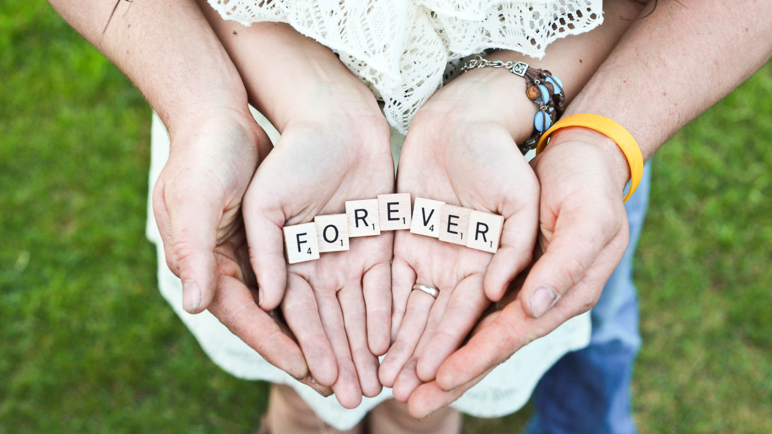 Forever message in their hands wallpaper 2560x1440