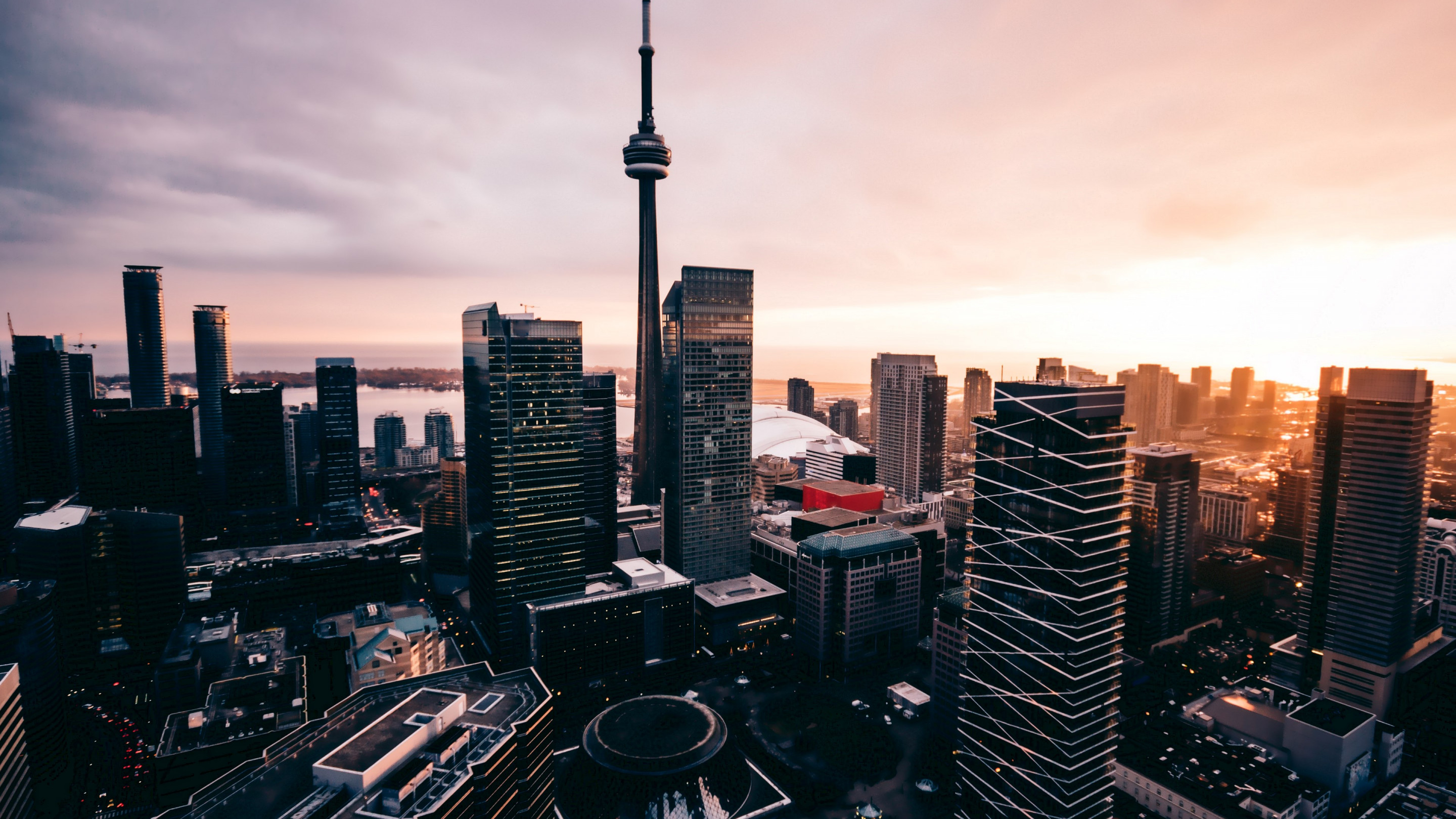 Skyscraper from Toronto wallpaper 2880x1620