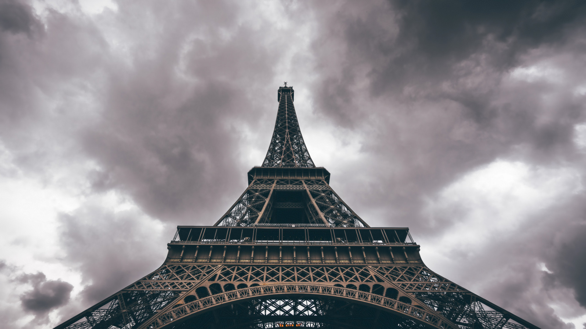 Eiffel Tower in a cloudy day wallpaper 1920x1080