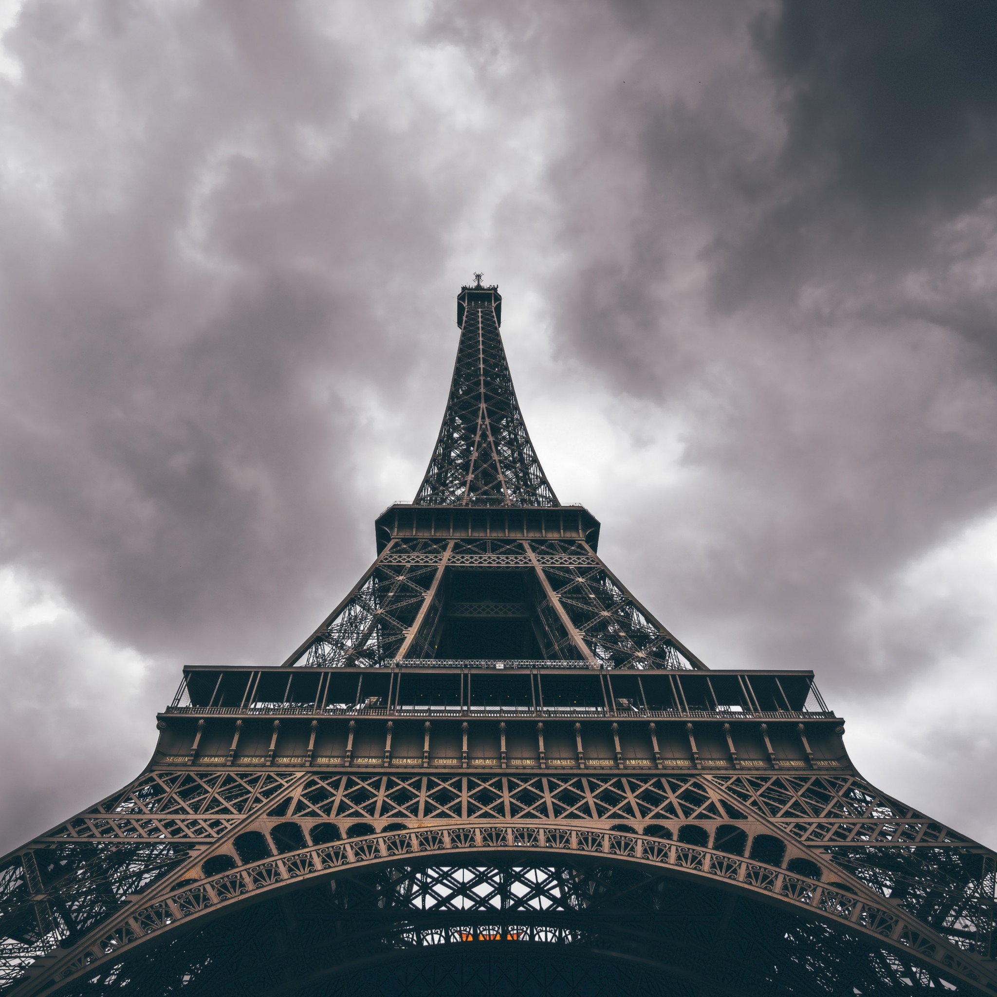 Eiffel Tower in a cloudy day wallpaper 2048x2048