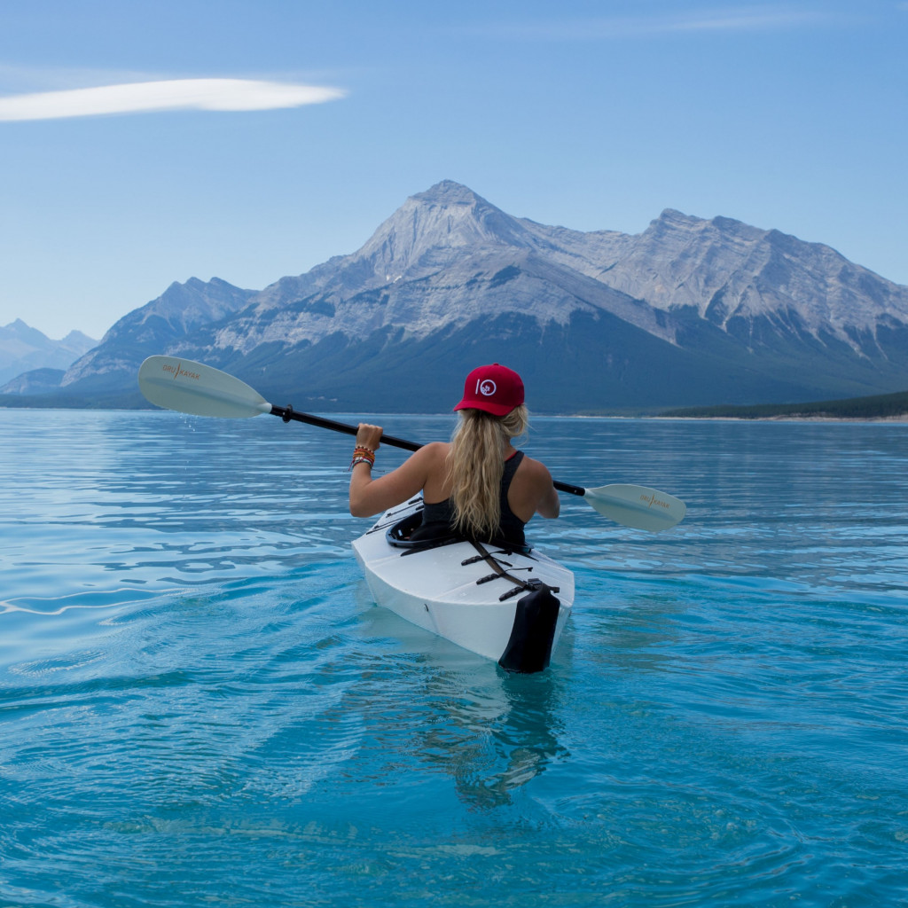 Trip with kayak on lake wallpaper 1024x1024