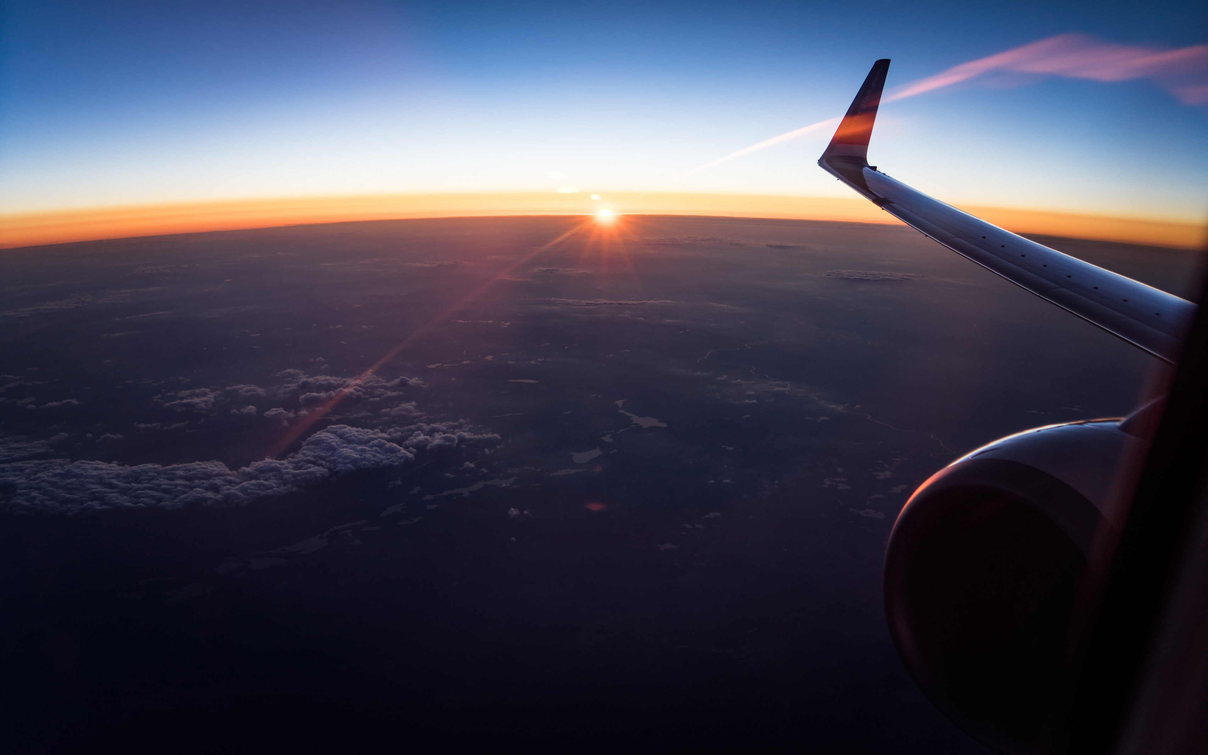In the plane watching the sunset wallpaper 3840x2400