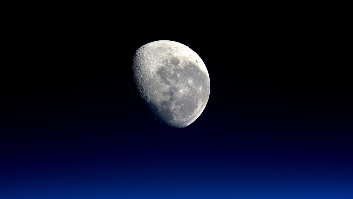 Our natural satellite: The Moon wallpaper 1366x768