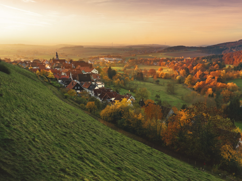 Autumn, sunset, landscape, village wallpaper 1024x768