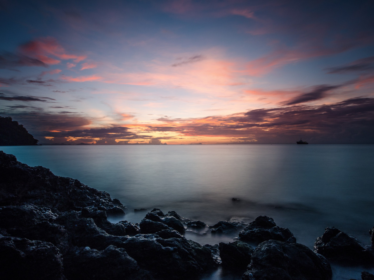 Sunset, rocks, clouds, view from Thailand wallpaper 1280x960