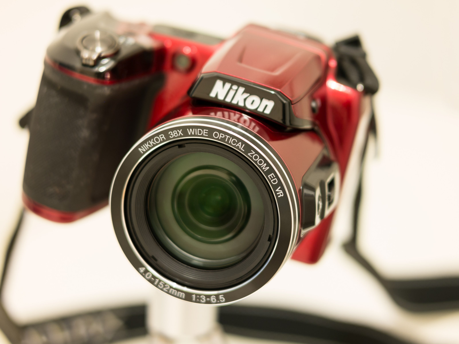 Nikon Camera with Nikkor lens wallpaper 1600x1200