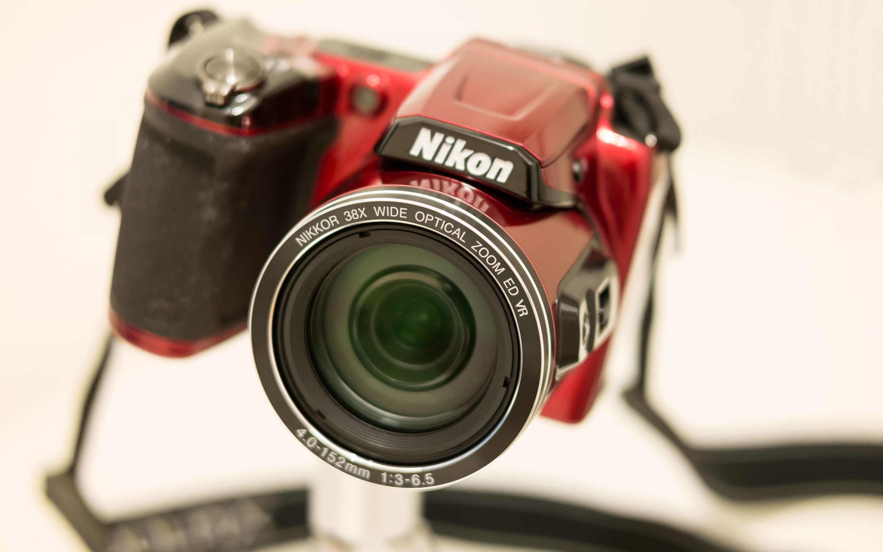 Nikon Camera with Nikkor lens wallpaper 2880x1800