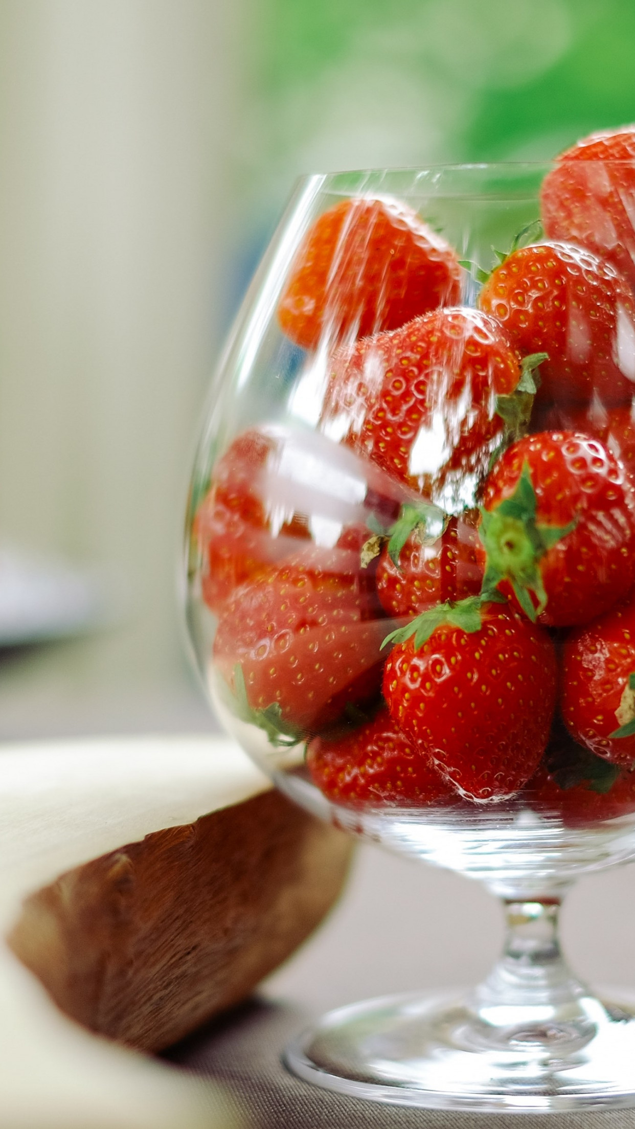Glass with strawberries wallpaper 1242x2208