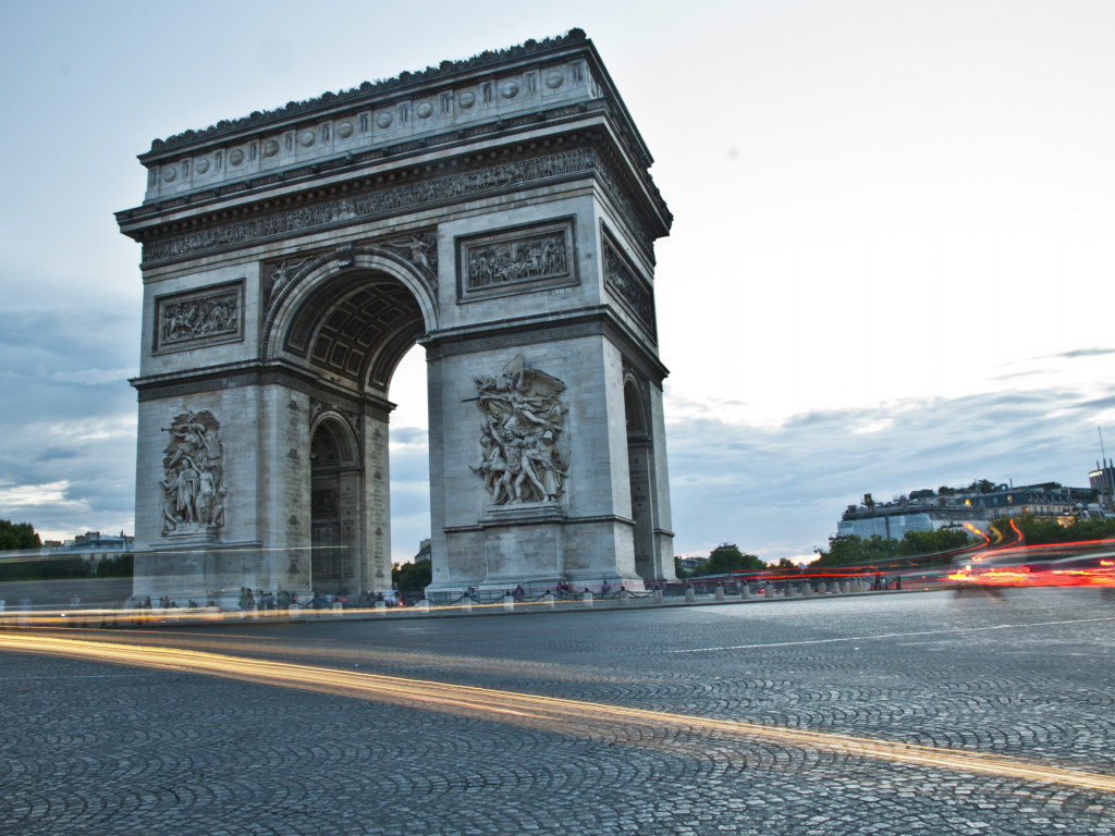 Arc de Triomphe from Paris wallpaper 1024x768