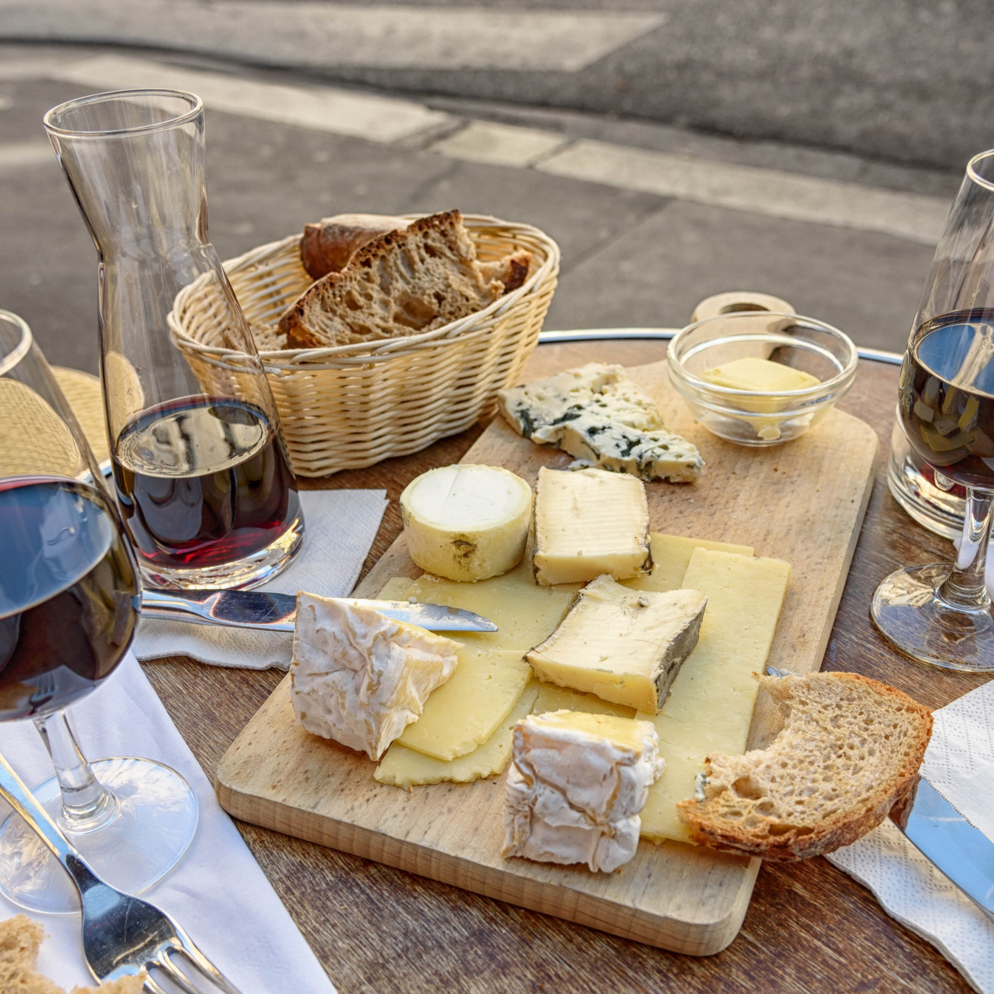 Cheese, wine and bread. Good food and drink wallpaper 2048x2048