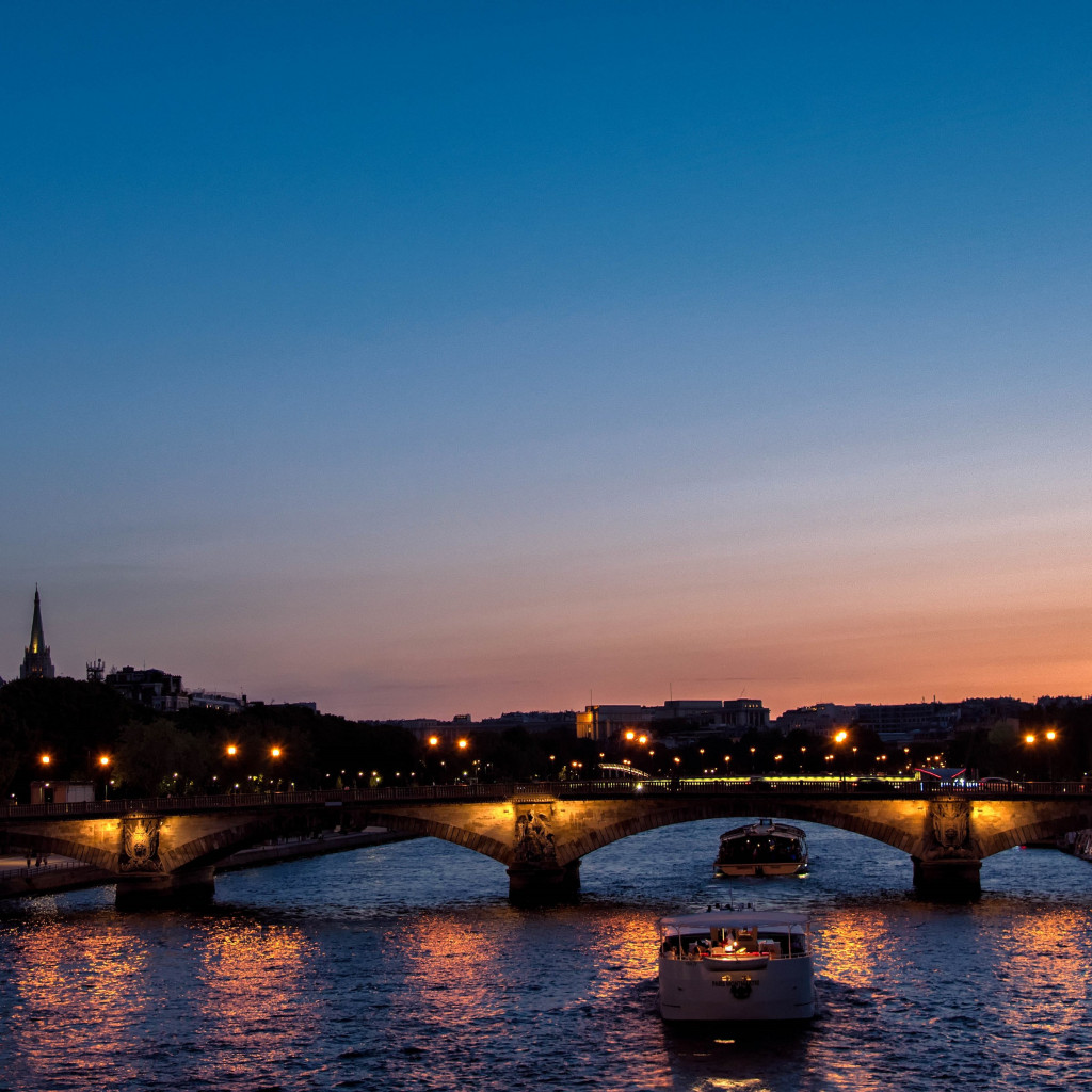 Paris at sunset wallpaper 1024x1024