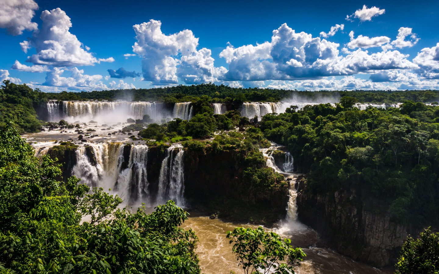 Brazilian side of Iguazu Falls wallpaper 1440x900