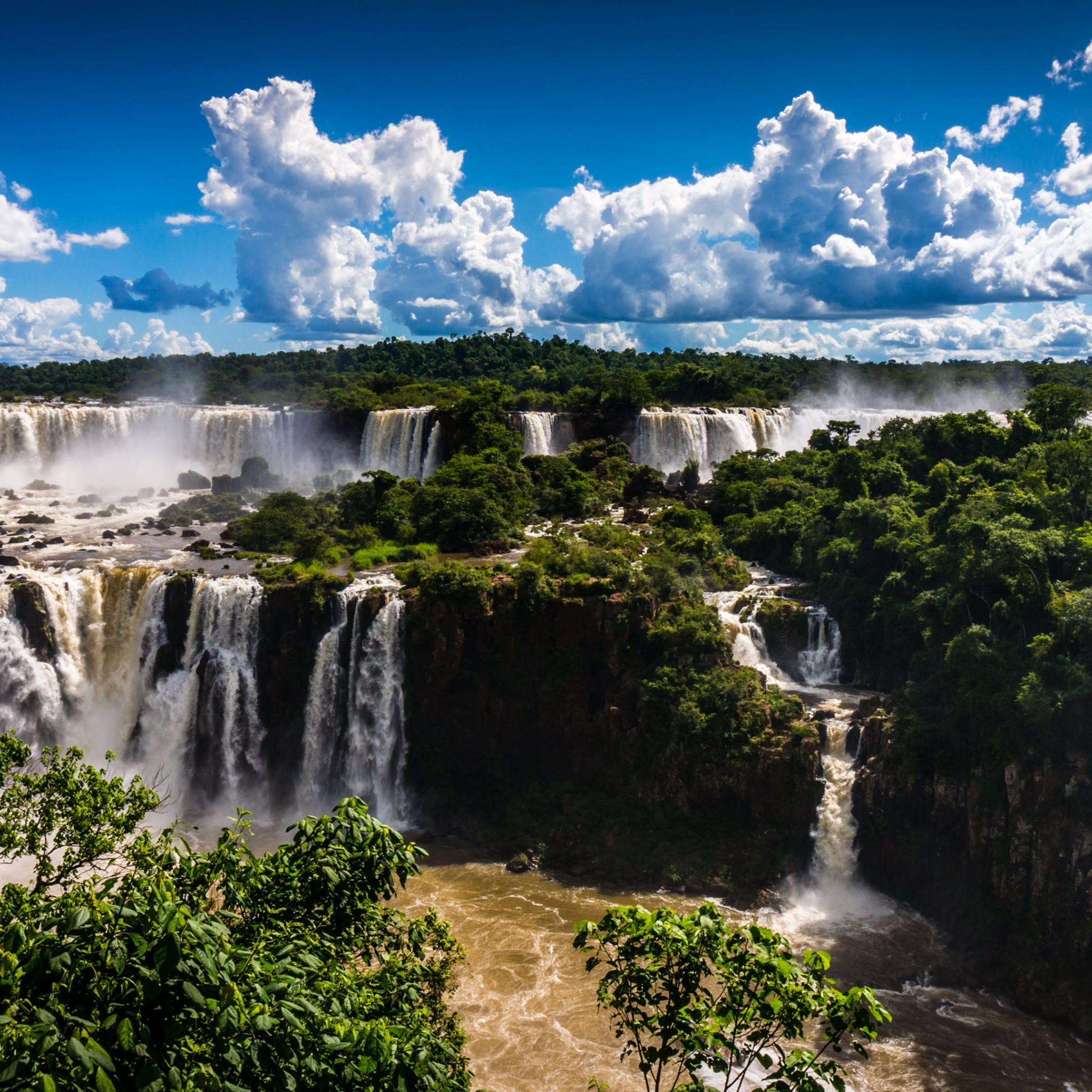 Brazilian side of Iguazu Falls wallpaper 2048x2048