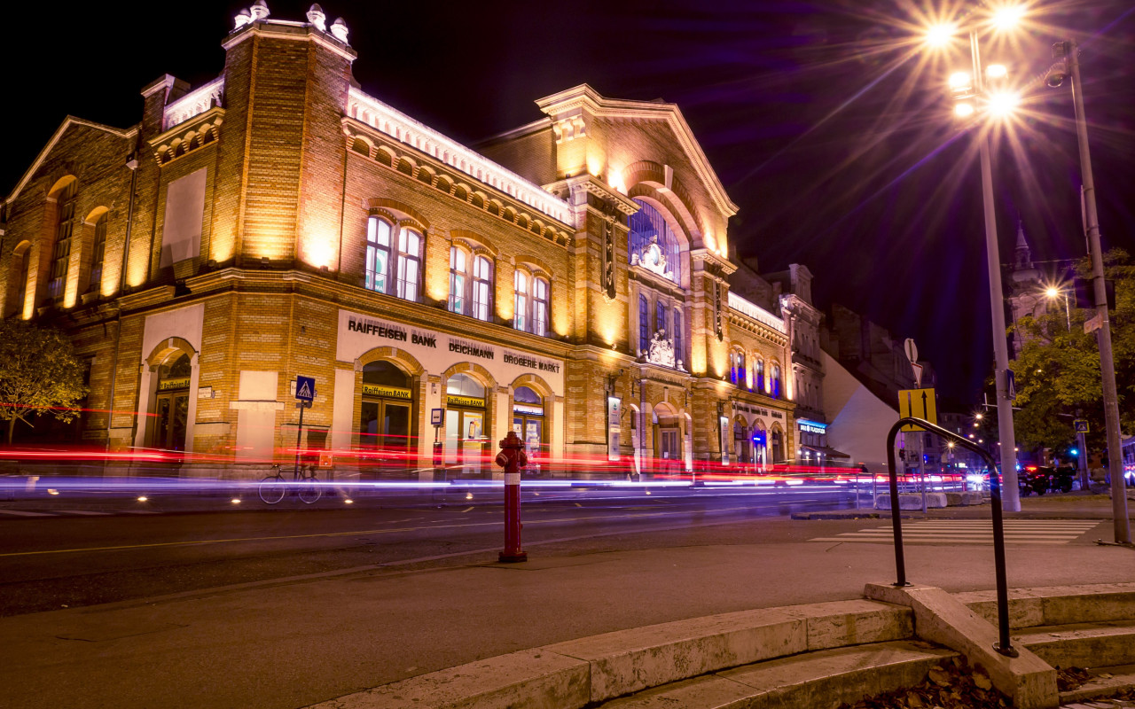 City lights. Budapest by night wallpaper 1280x800