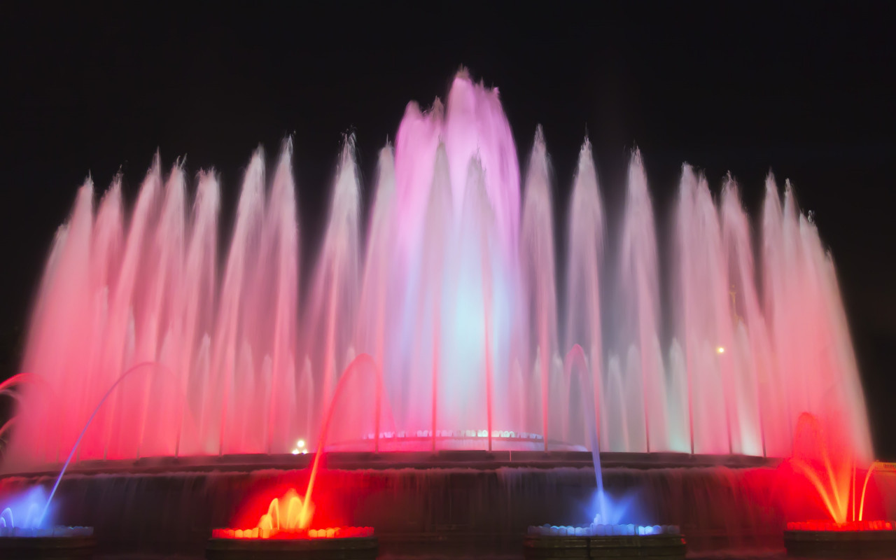 Fountains in Barcelona wallpaper 1280x800