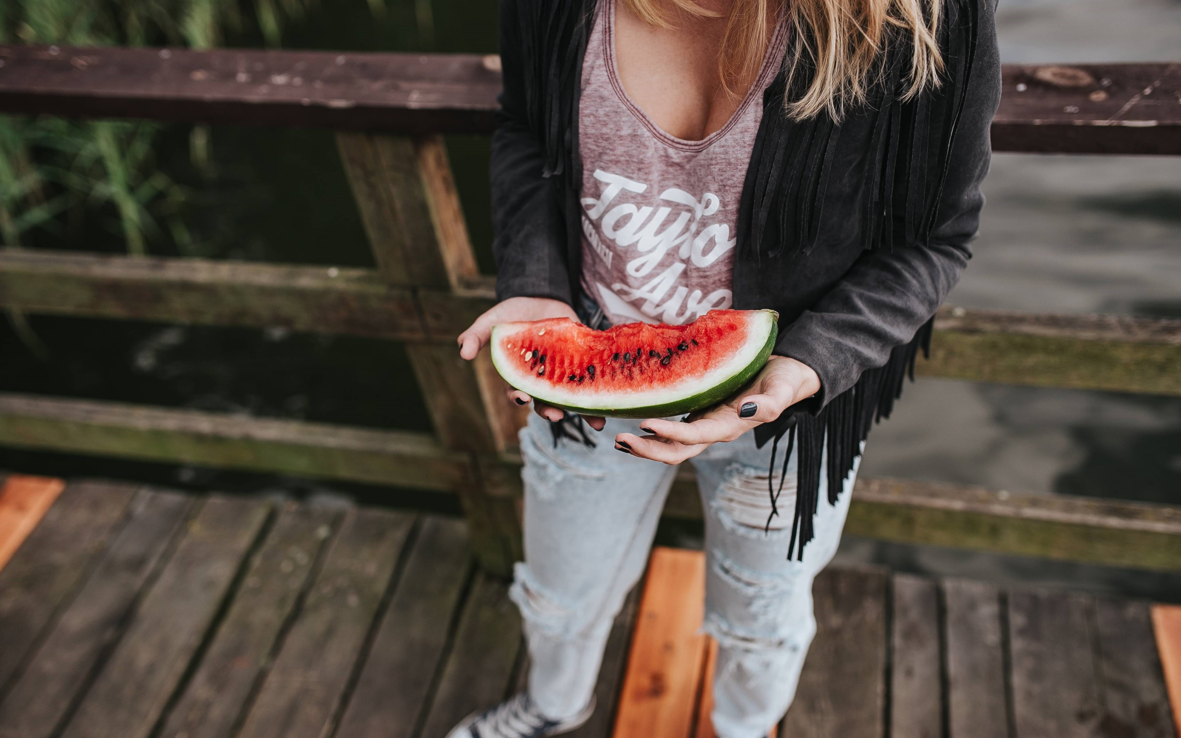 The girl with a watermelon slice wallpaper 3840x2400
