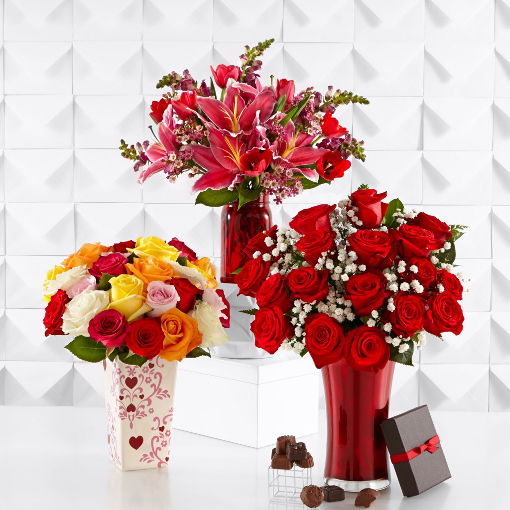 Bouquets of roses, lilies and tulips wallpaper 1024x1024