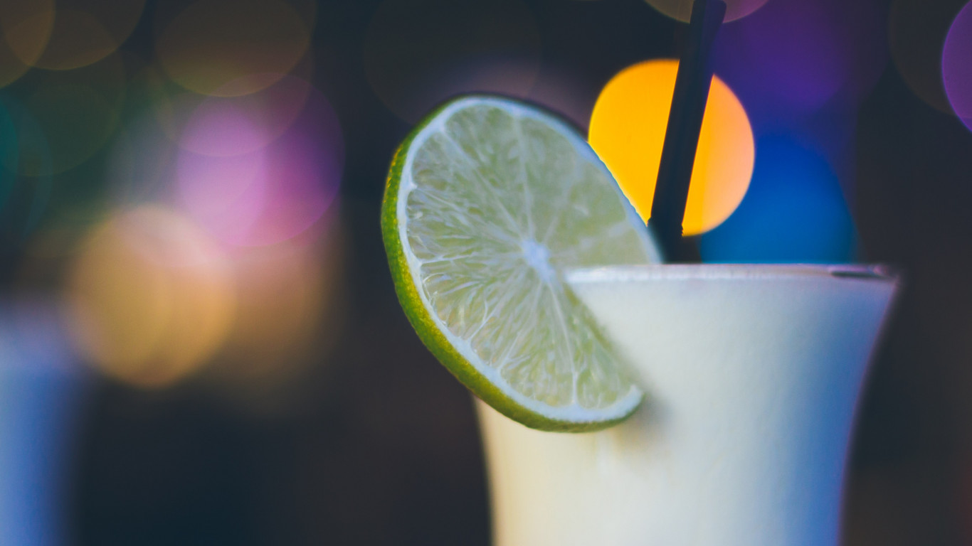 Exotic cocktail with lime wallpaper 1366x768