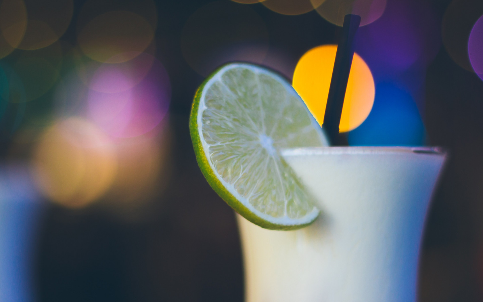 Exotic cocktail with lime wallpaper 1680x1050