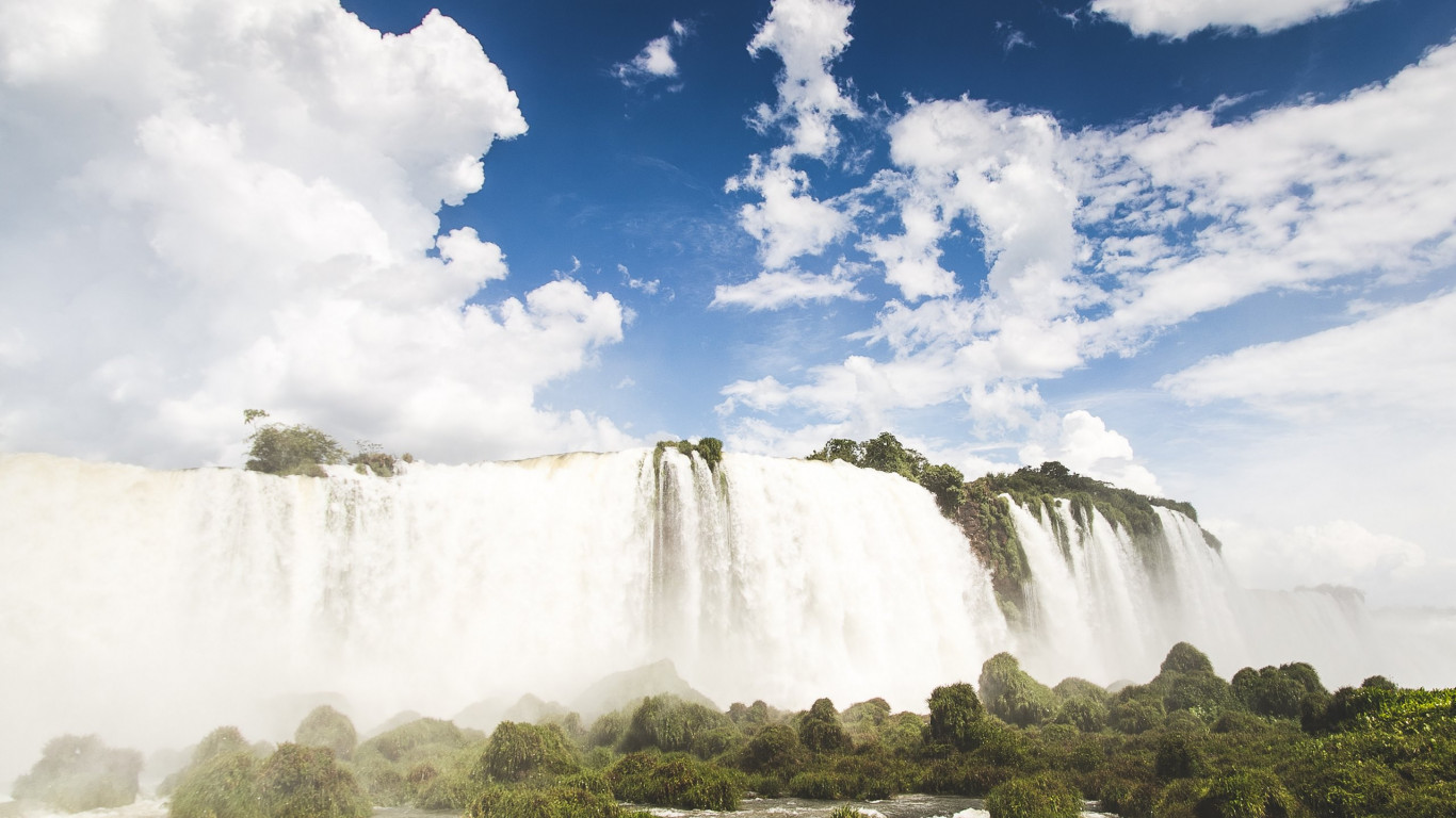 Iguazu waterfalls wallpaper 1366x768
