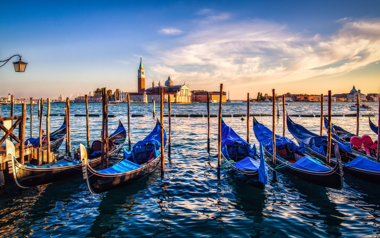 Gondolas from Venice at sunset wallpaper 1280x800