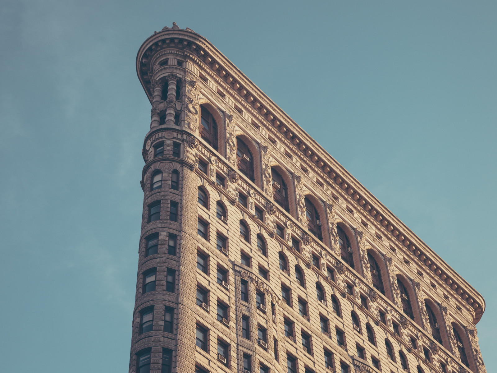 Flatiron building in New York wallpaper 1600x1200