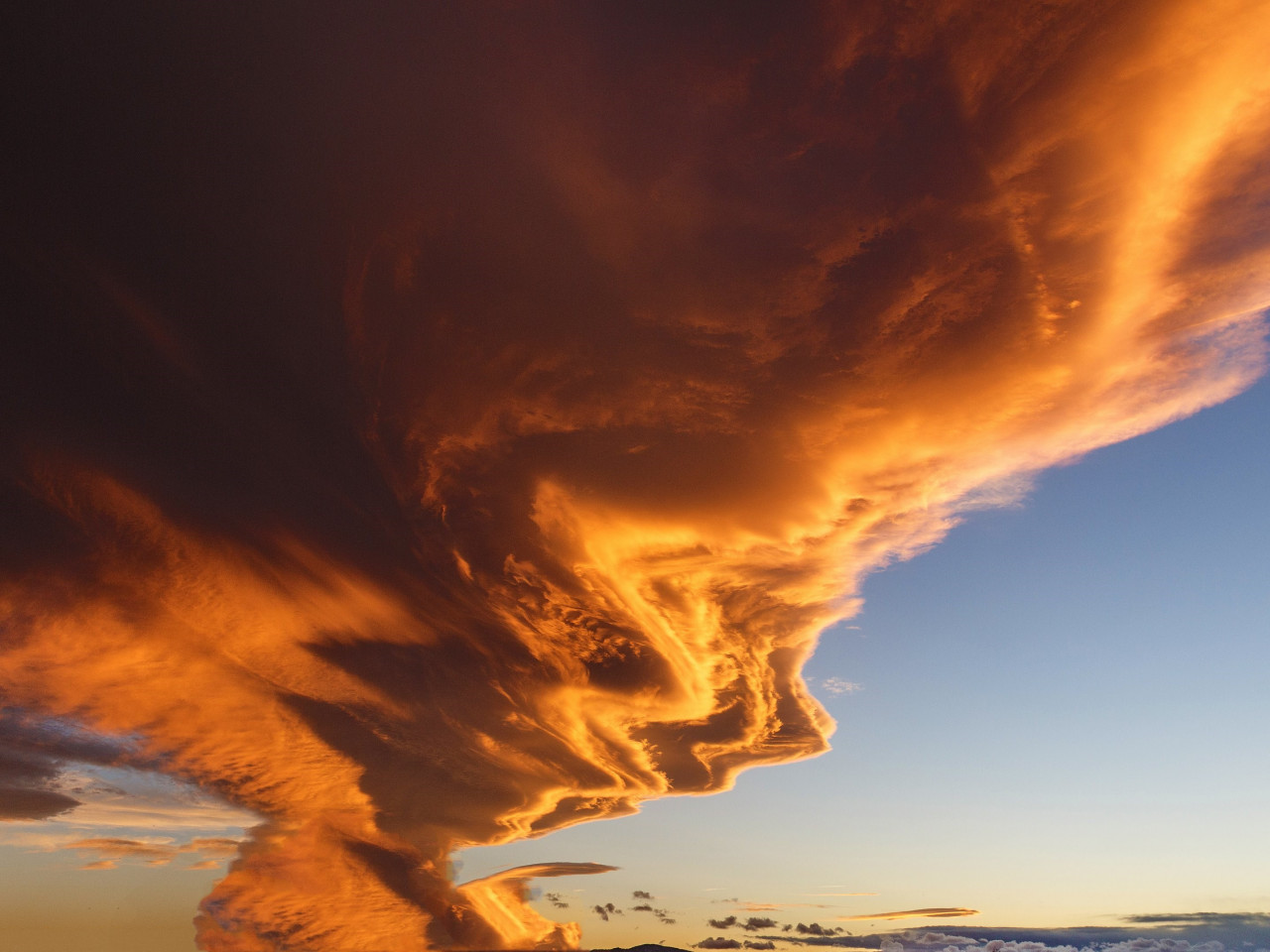 Clouds of fire wallpaper 1280x960